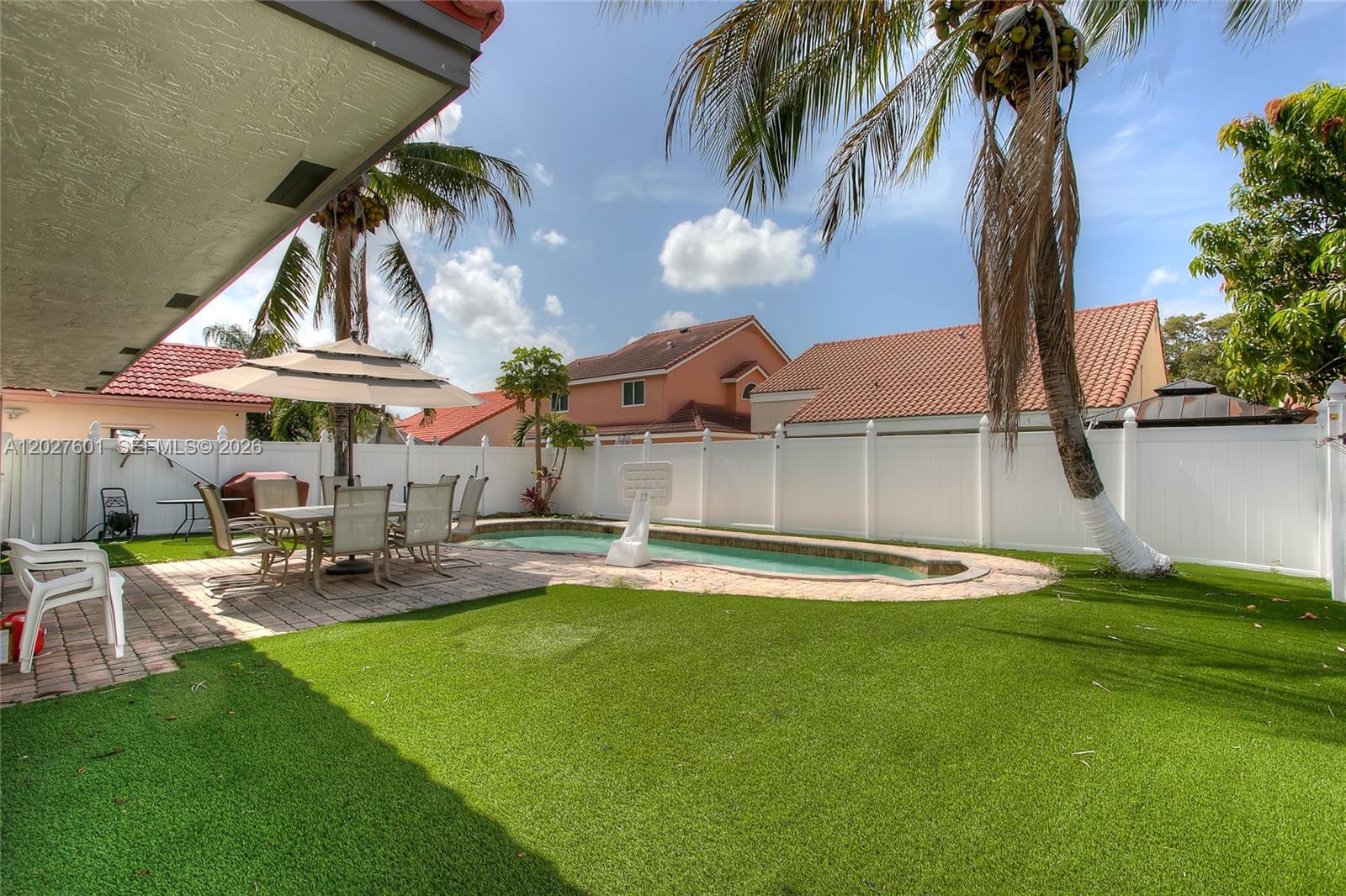JACARANDA - Residential