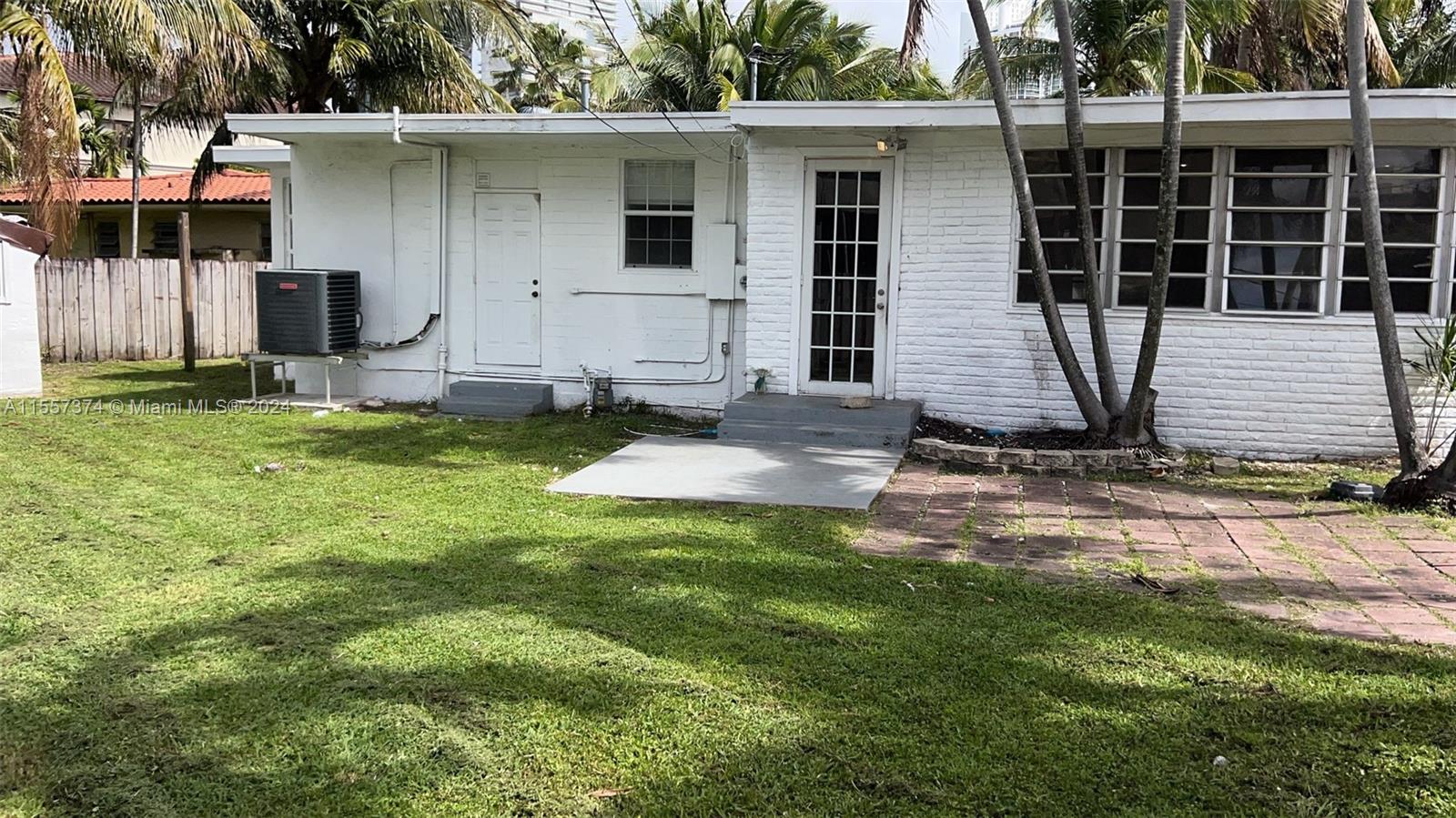 OCEAN BLVD ESTATES SEC A - Residential Lease