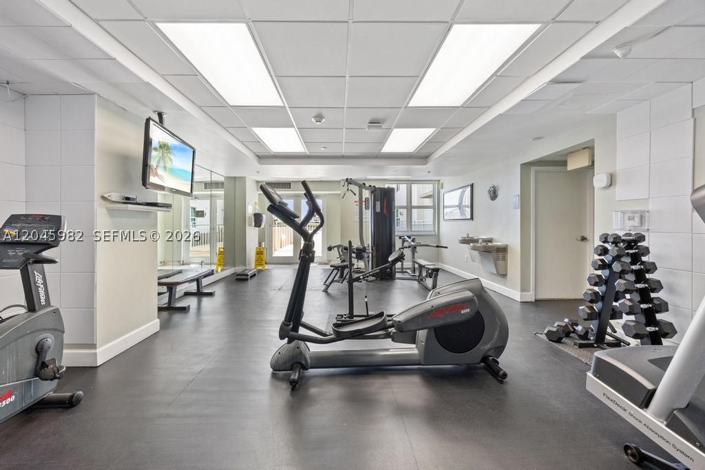 DOUGLAS GRAND CONDO - Residential Lease