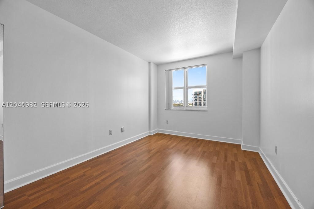 DOUGLAS GRAND CONDO - Residential Lease