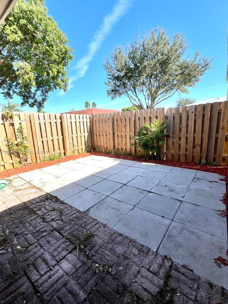 SIERRA RIDGE CONDO B - Residential