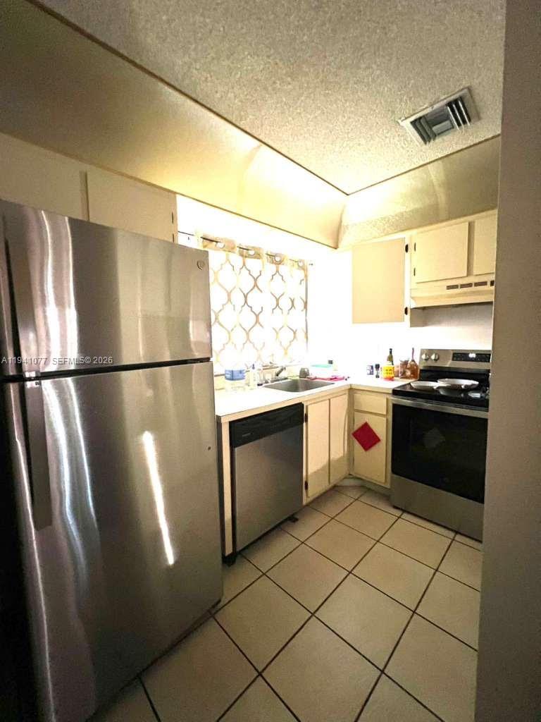 SIERRA RIDGE CONDO B - Residential