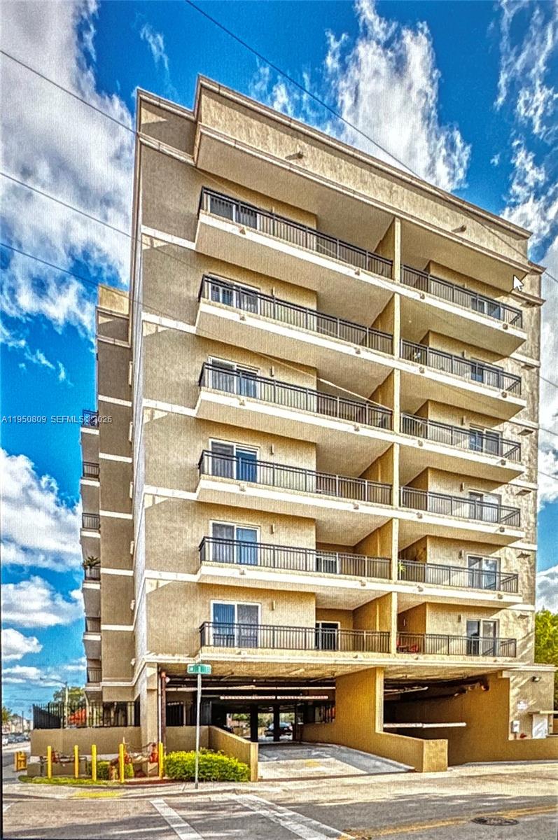 Move-in ready!
Spacious and well-maintained apartment 1 1/2 bedroom X 1 1/2 bathroom for rent.
Centrally located just minutes from Coral Gables, Downtown Miami, and Miami International Airport. Convenient access to major highways, shopping, dining, and public transportation. Bright and functional layout. 
Available for immediate occupancy.