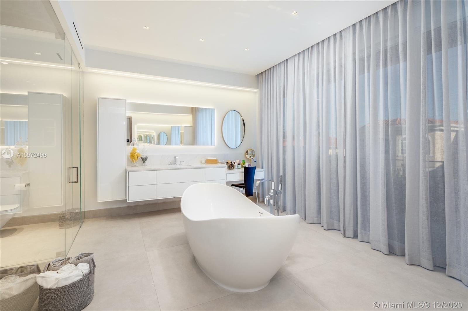 BAY HARBOR ISLAND - Residential