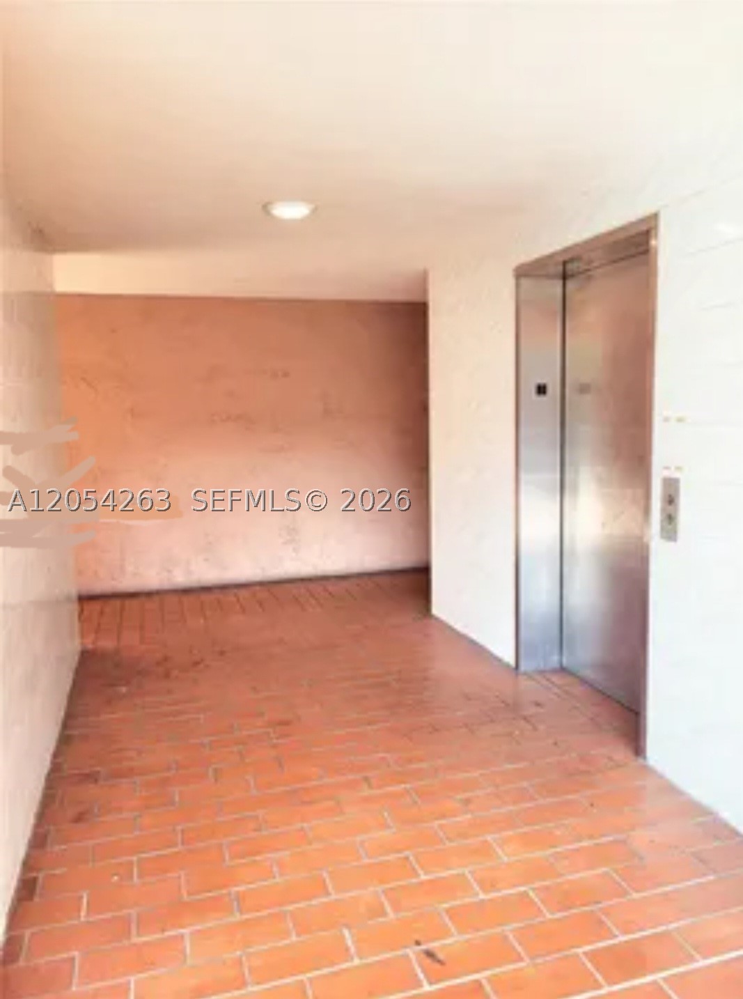 EL PUEBLO DE VERA CONDO - Residential Lease