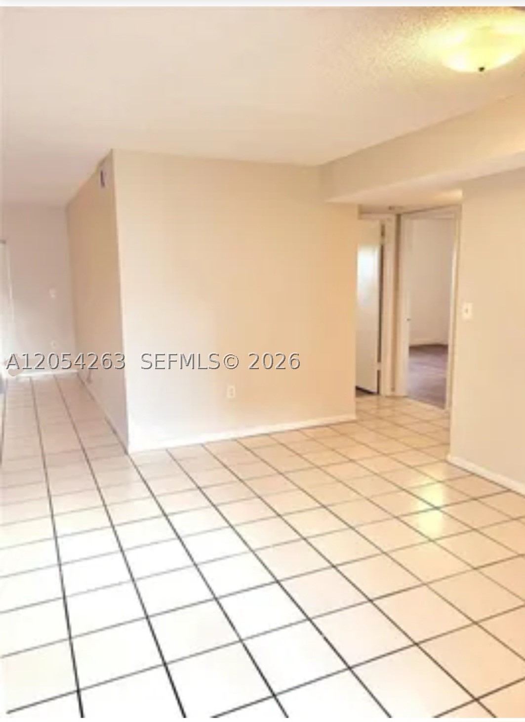 EL PUEBLO DE VERA CONDO - Residential Lease