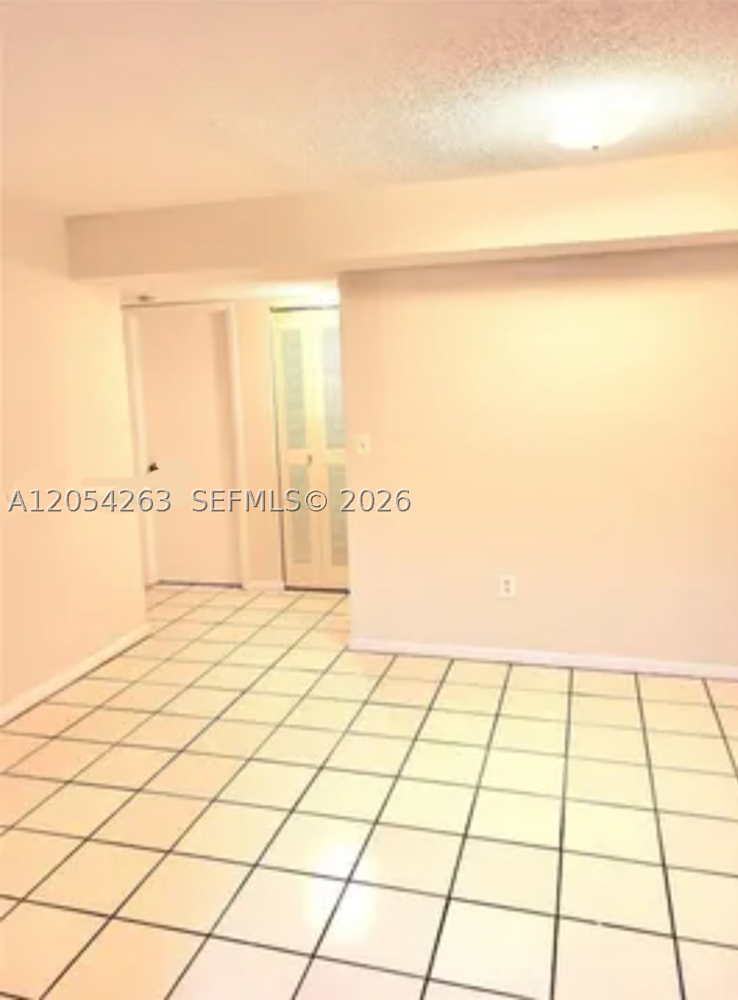 EL PUEBLO DE VERA CONDO - Residential Lease