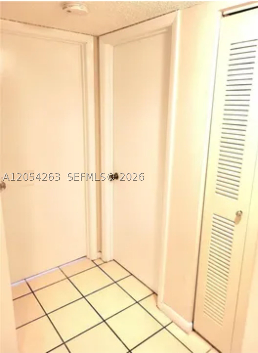 EL PUEBLO DE VERA CONDO - Residential Lease