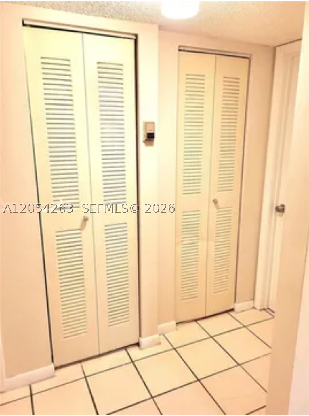 EL PUEBLO DE VERA CONDO - Residential Lease