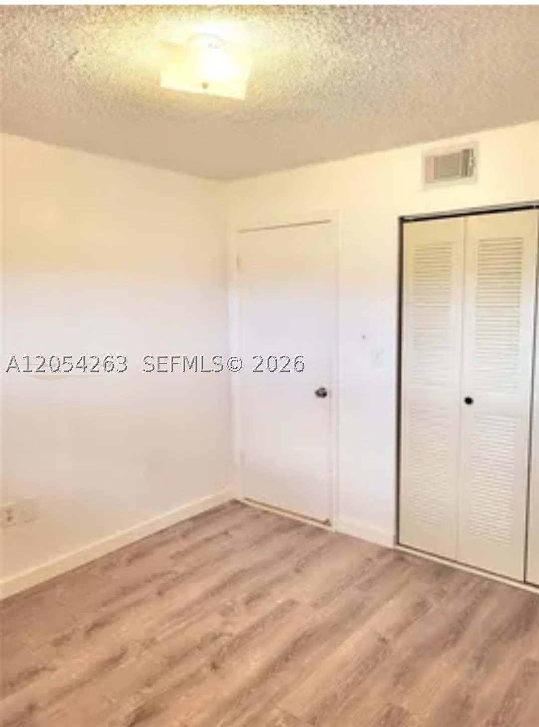EL PUEBLO DE VERA CONDO - Residential Lease