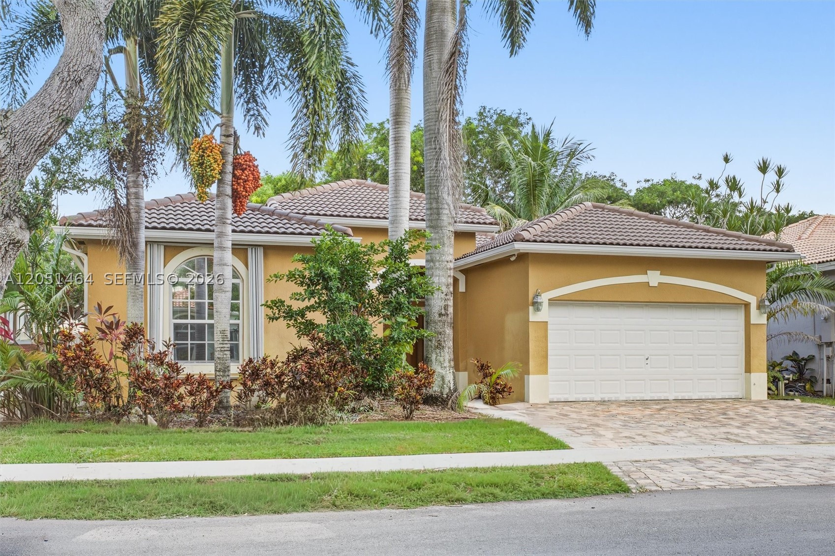 Property ready to move in. The property is in a gated community with air conditioning less than 3 years old, with a roof less than 4 years old, new appliances, and storm shudders included.