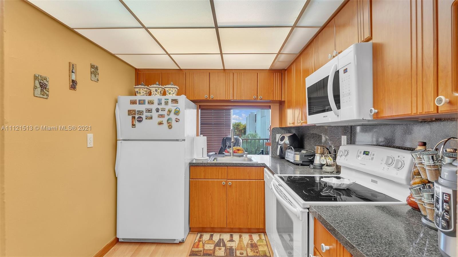 VERSAILLE GARDENS I CONDO - Residential