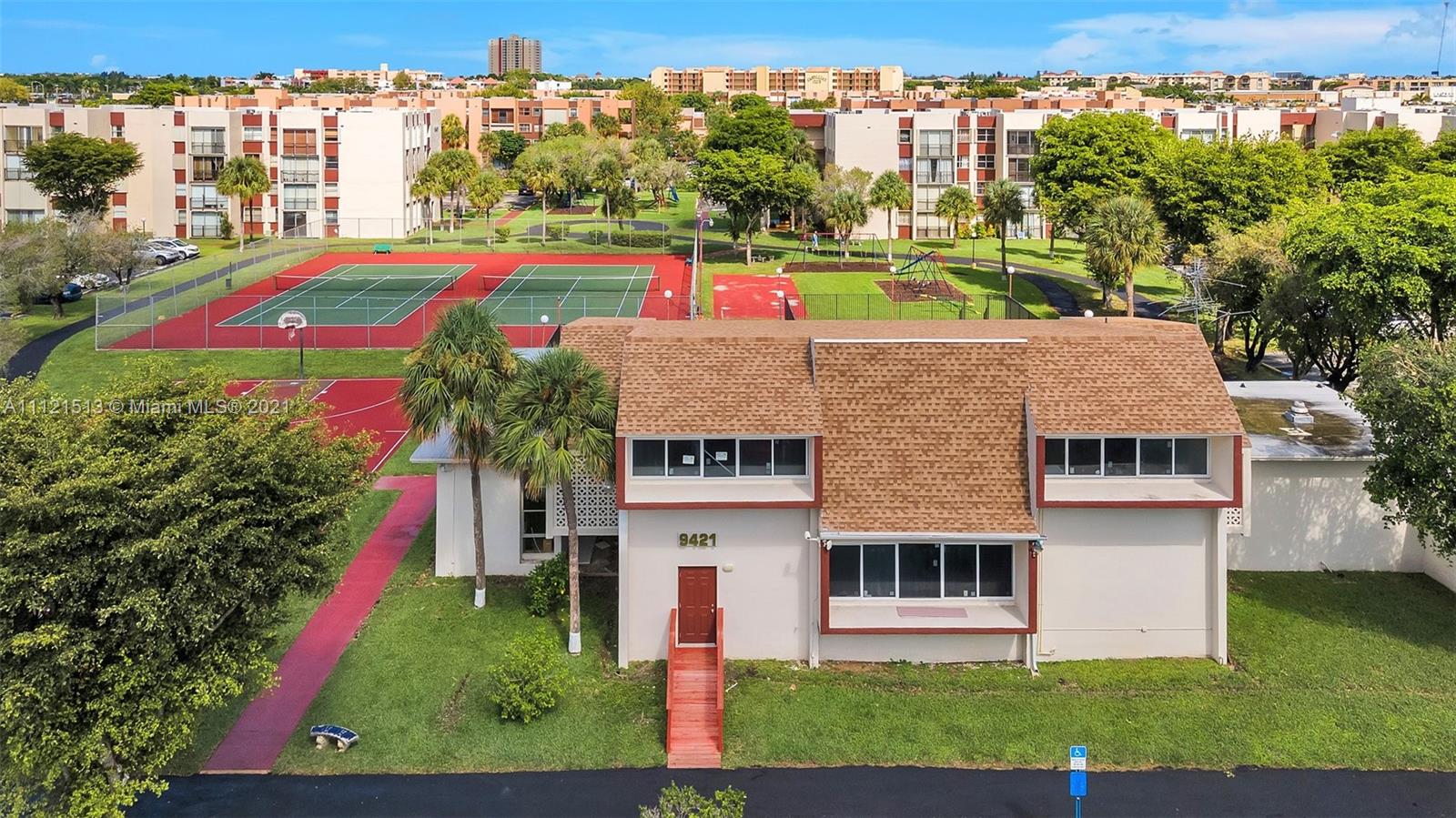 VERSAILLE GARDENS I CONDO - Residential