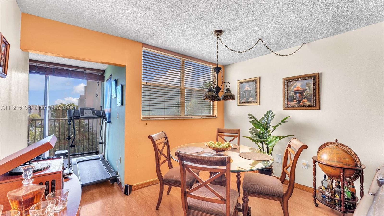 VERSAILLE GARDENS I CONDO - Residential