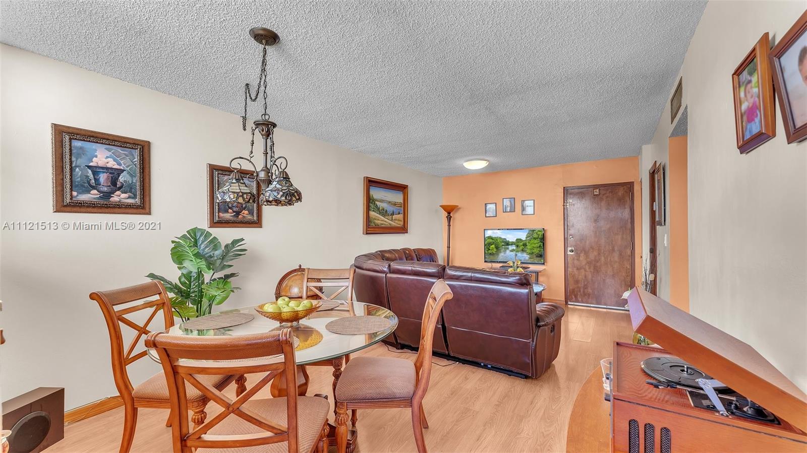 VERSAILLE GARDENS I CONDO - Residential