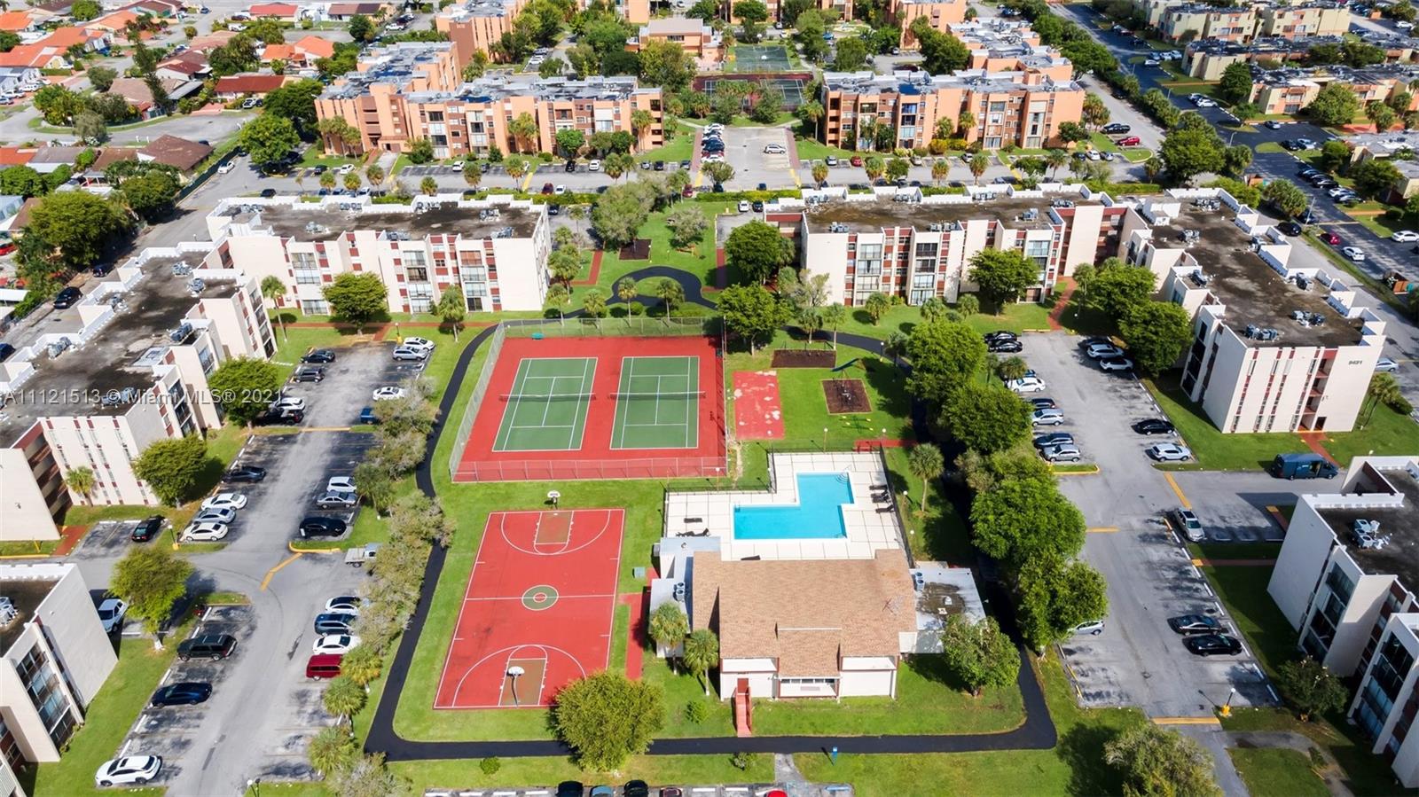 VERSAILLE GARDENS I CONDO - Residential