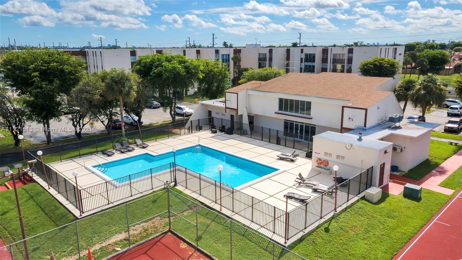 VERSAILLE GARDENS I CONDO - Residential
