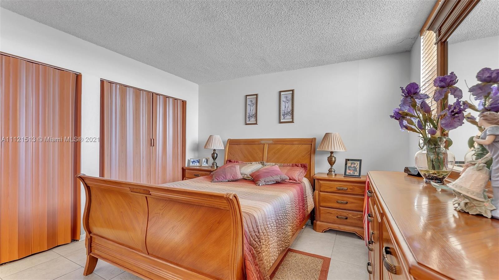 VERSAILLE GARDENS I CONDO - Residential