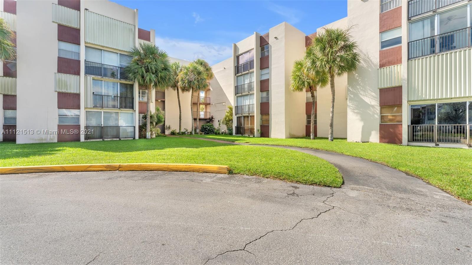 VERSAILLE GARDENS I CONDO - Residential