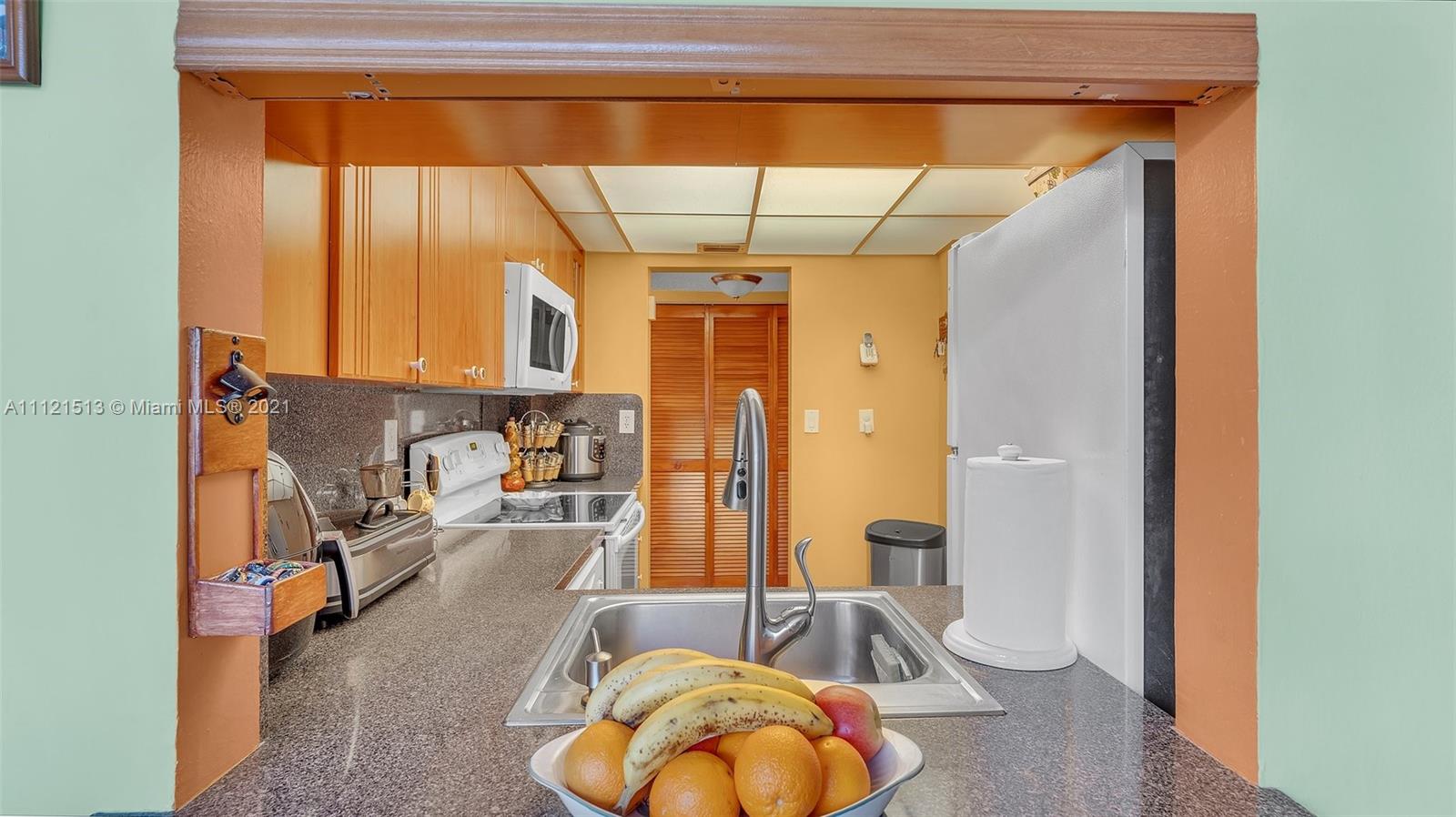 VERSAILLE GARDENS I CONDO - Residential