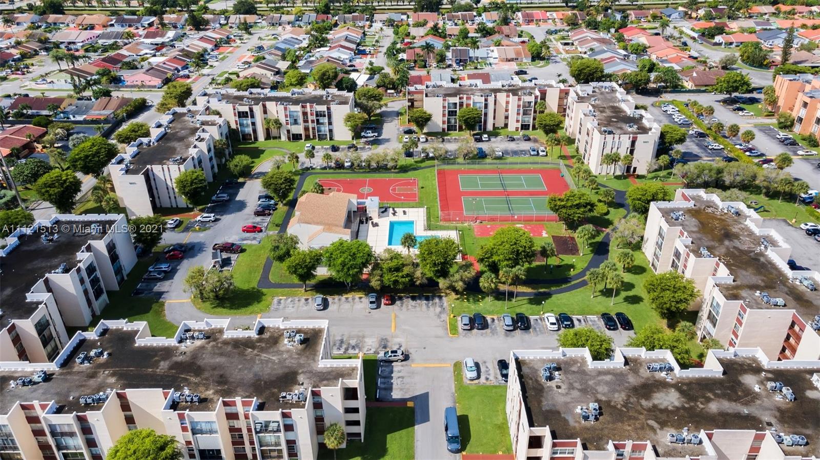 VERSAILLE GARDENS I CONDO - Residential