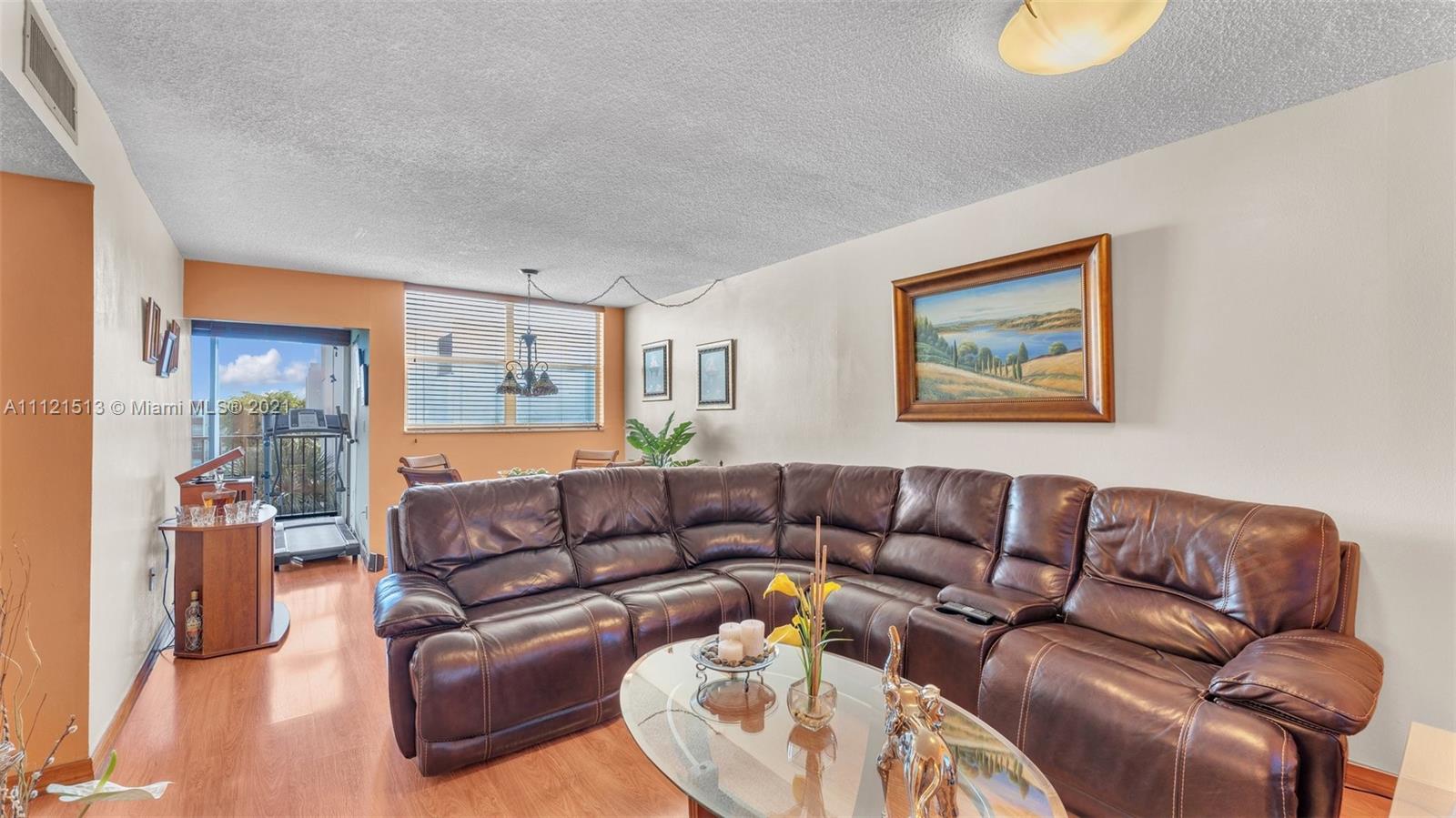 VERSAILLE GARDENS I CONDO - Residential
