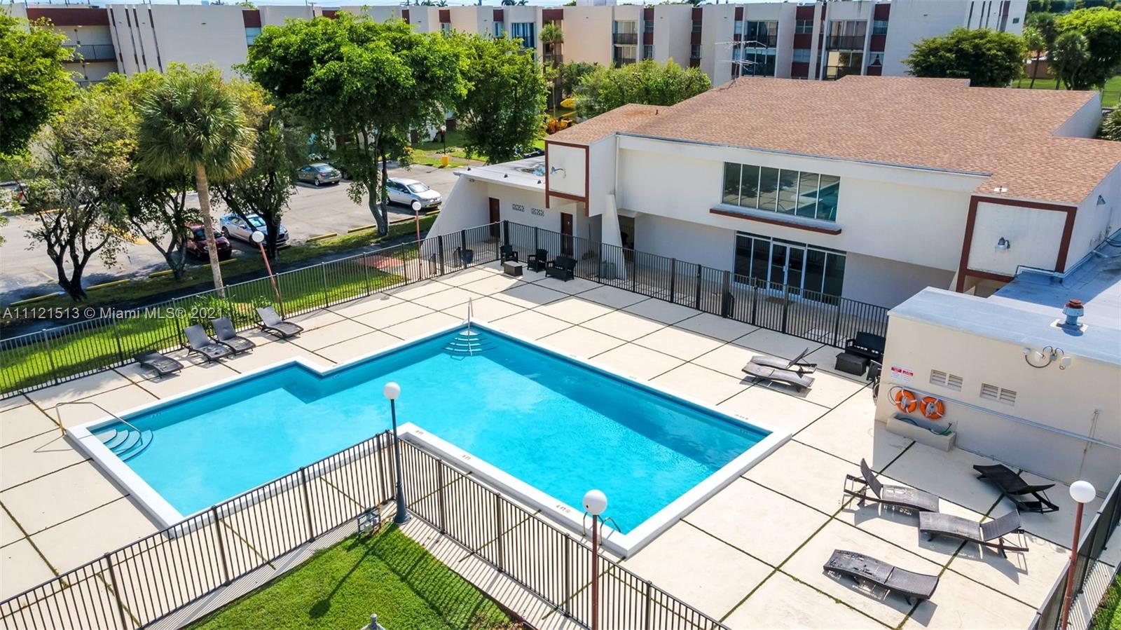 VERSAILLE GARDENS I CONDO - Residential