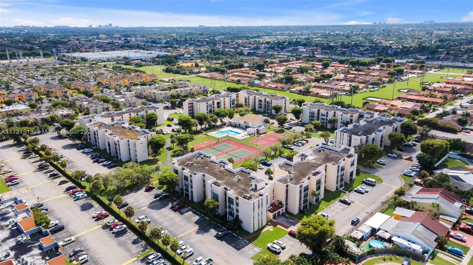 VERSAILLE GARDENS I CONDO - Residential