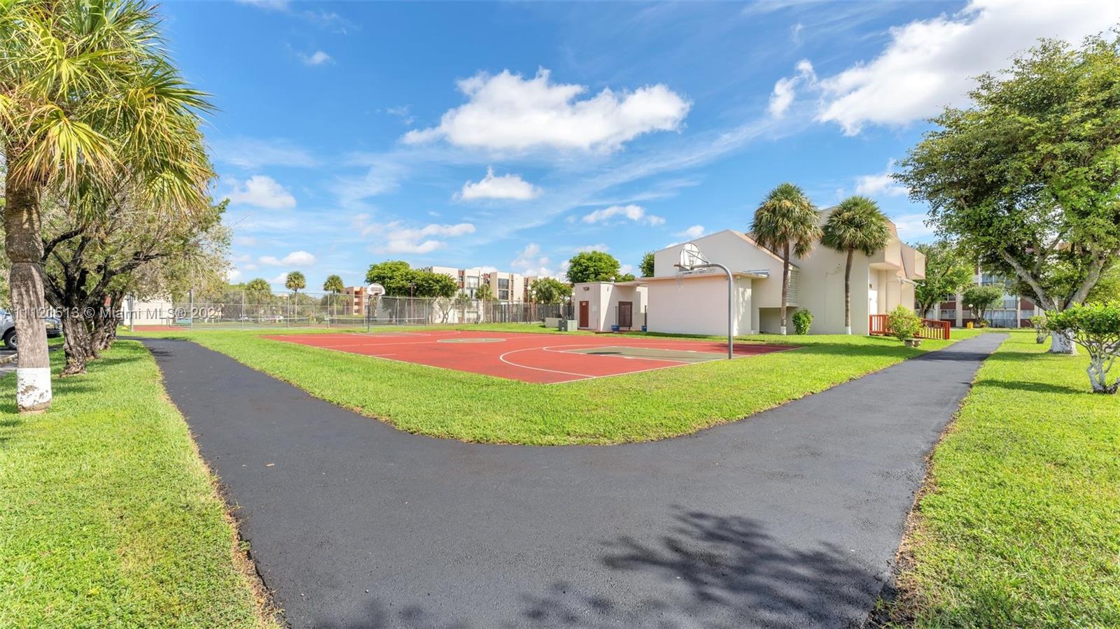 VERSAILLE GARDENS I CONDO - Residential