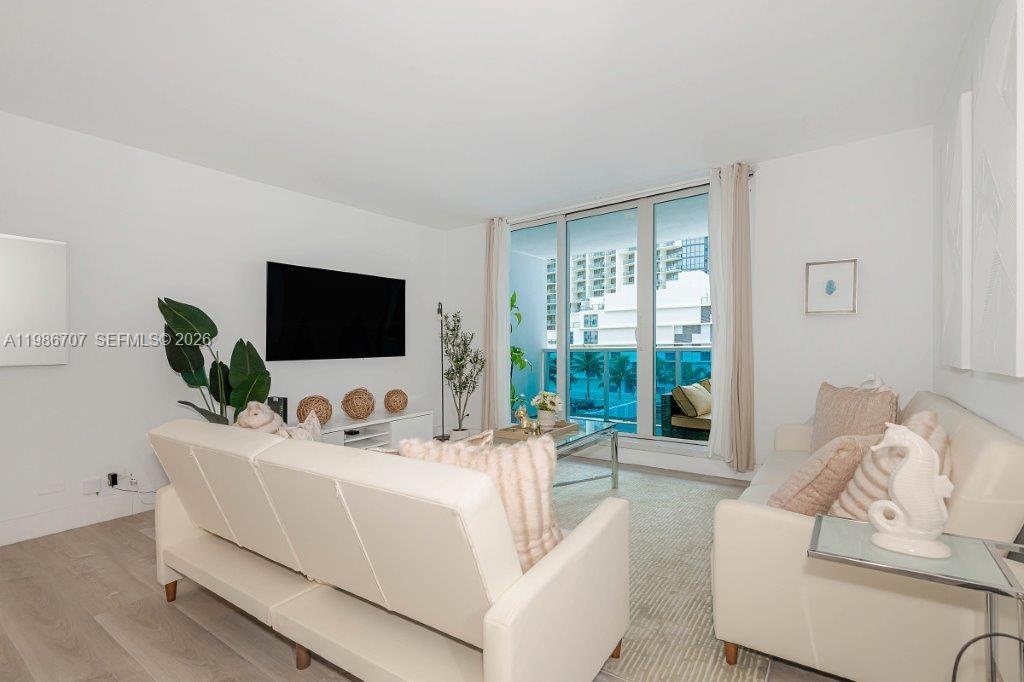 RONEY PALACE CONDO - Residential