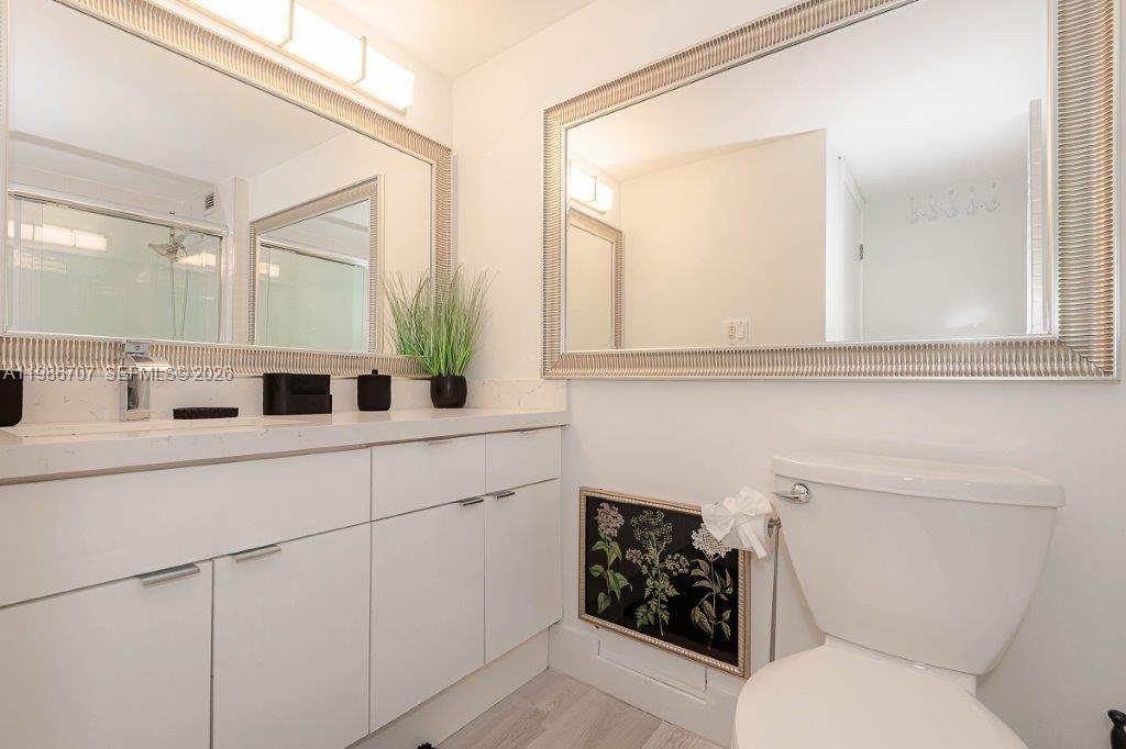 RONEY PALACE CONDO - Residential