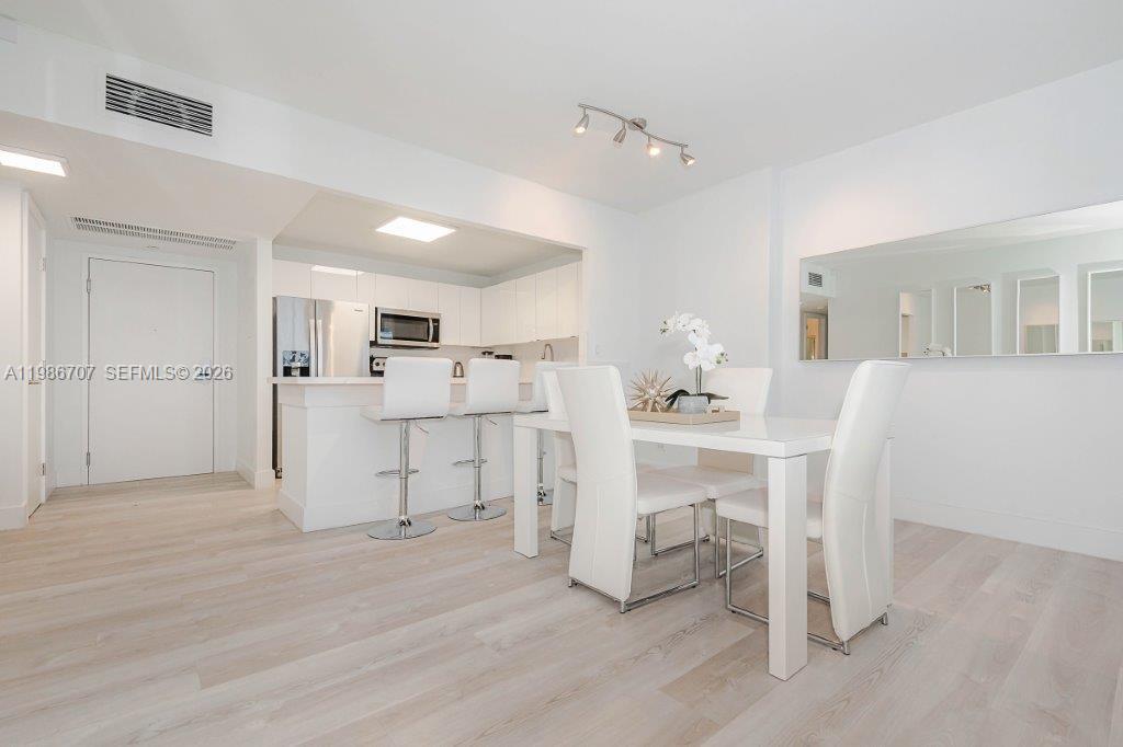 RONEY PALACE CONDO - Residential