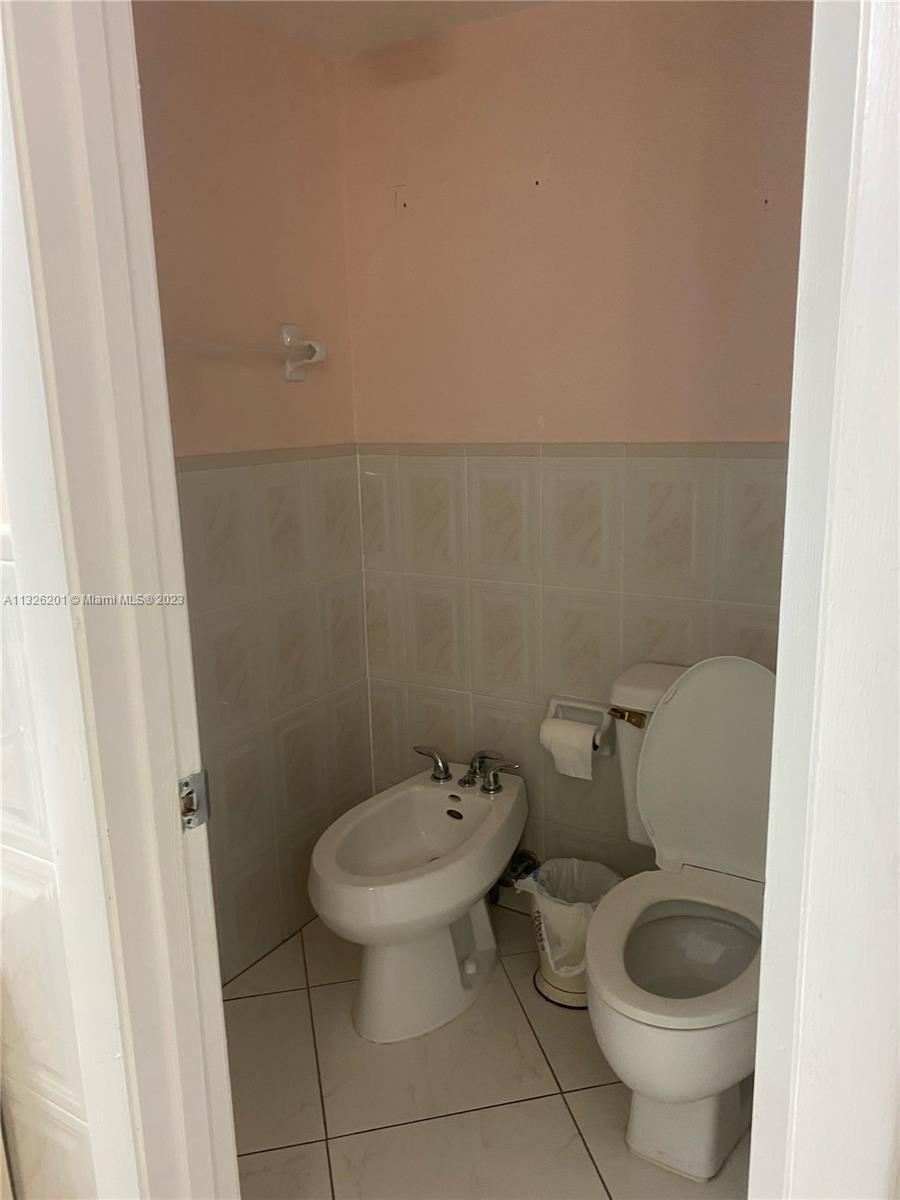 MILLER GARDENS CONDO - Residential Lease