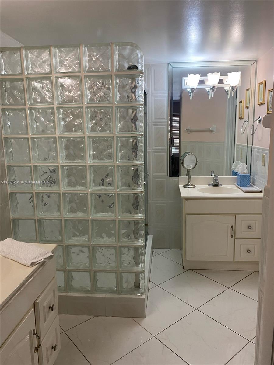 MILLER GARDENS CONDO - Residential Lease