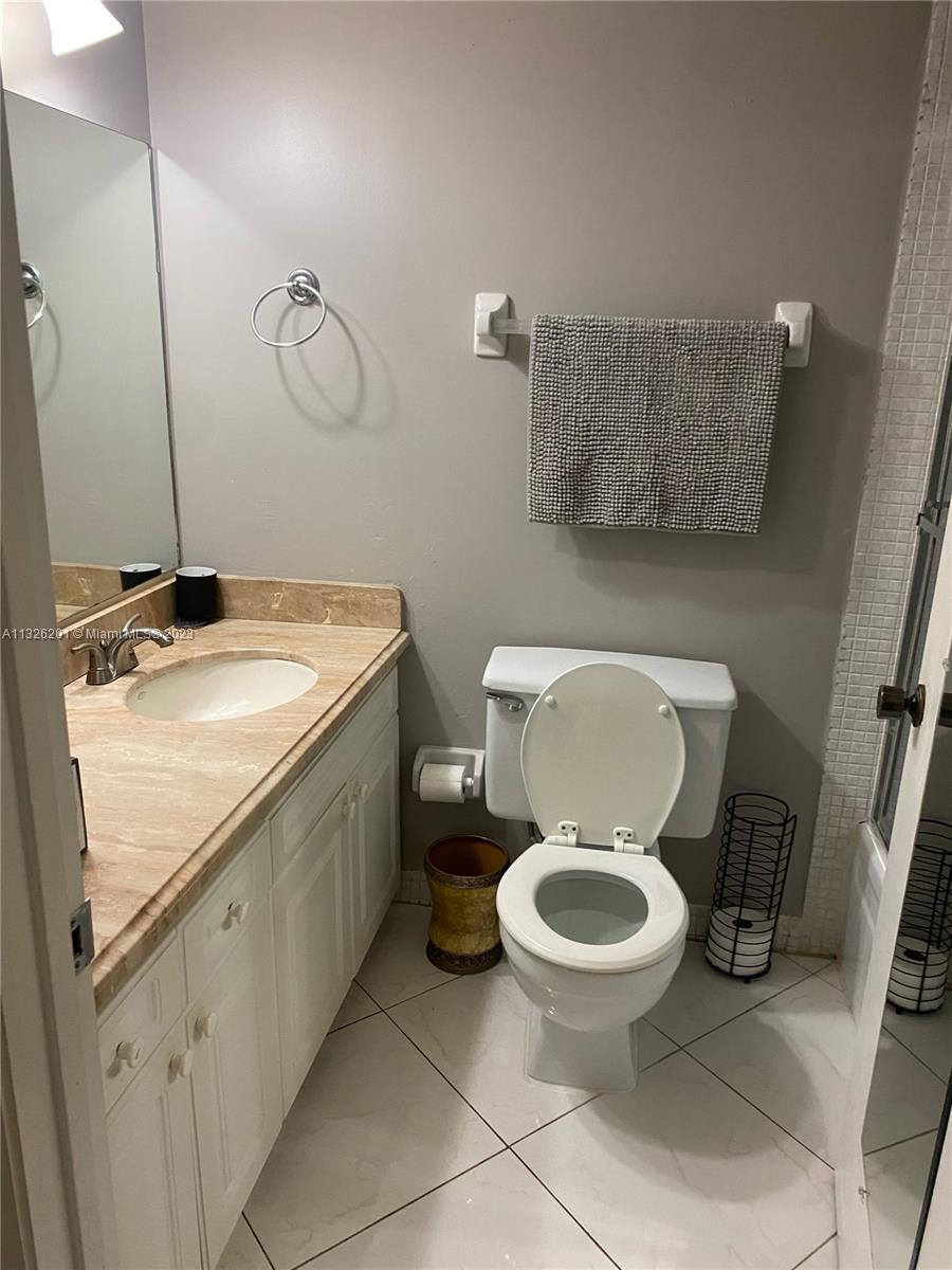 MILLER GARDENS CONDO - Residential Lease