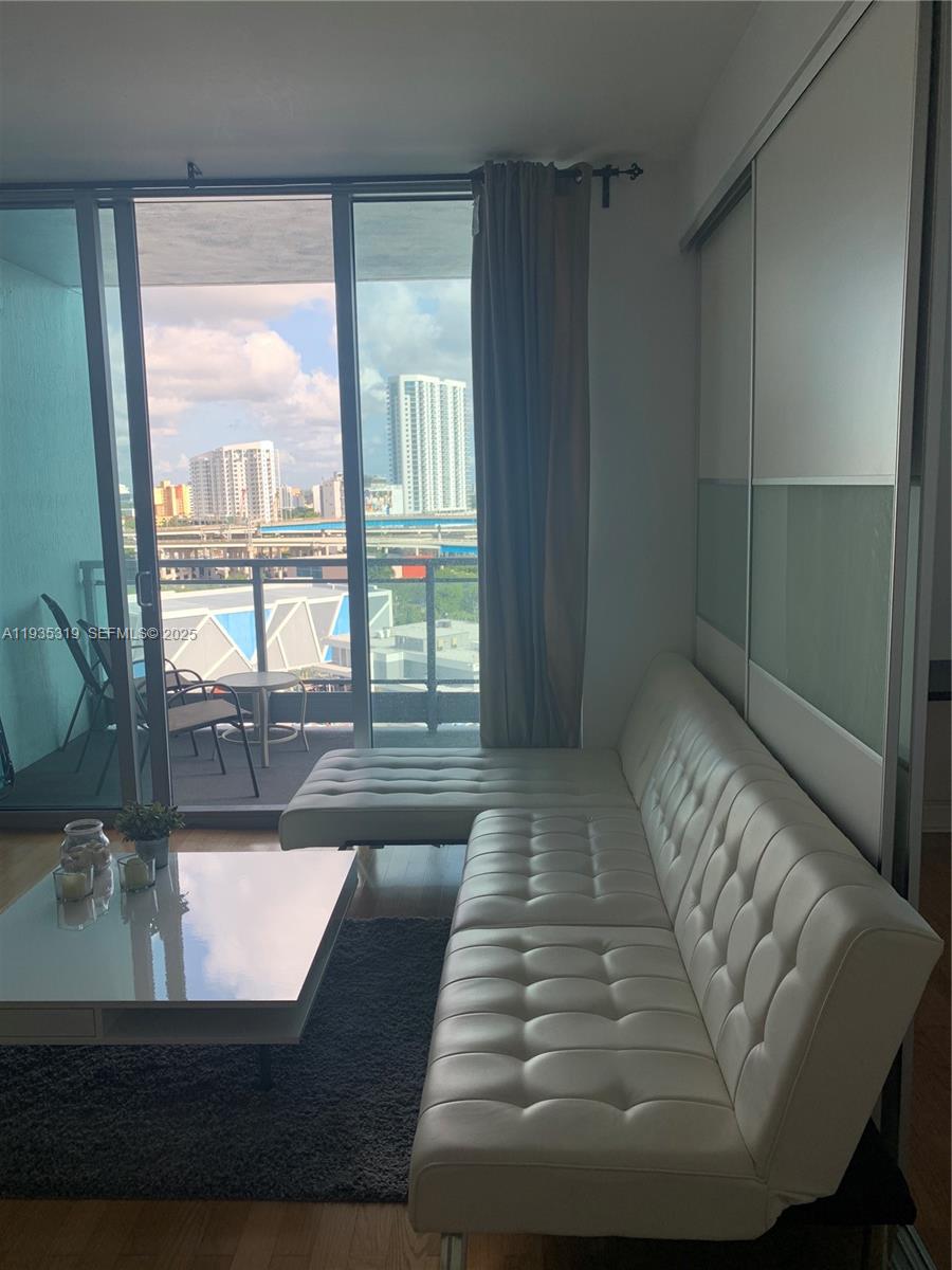 IVY CONDO - Residential