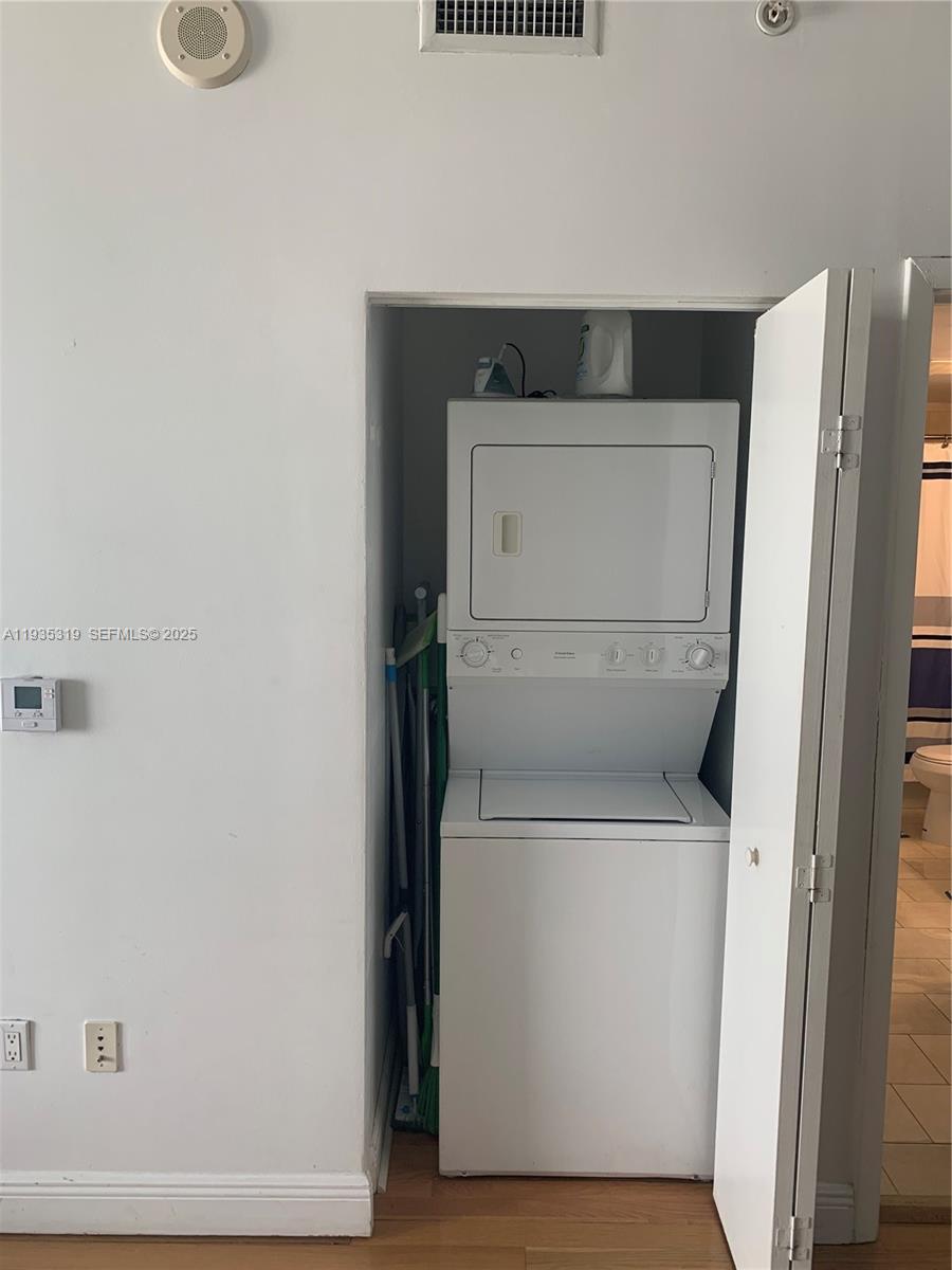 IVY CONDO - Residential