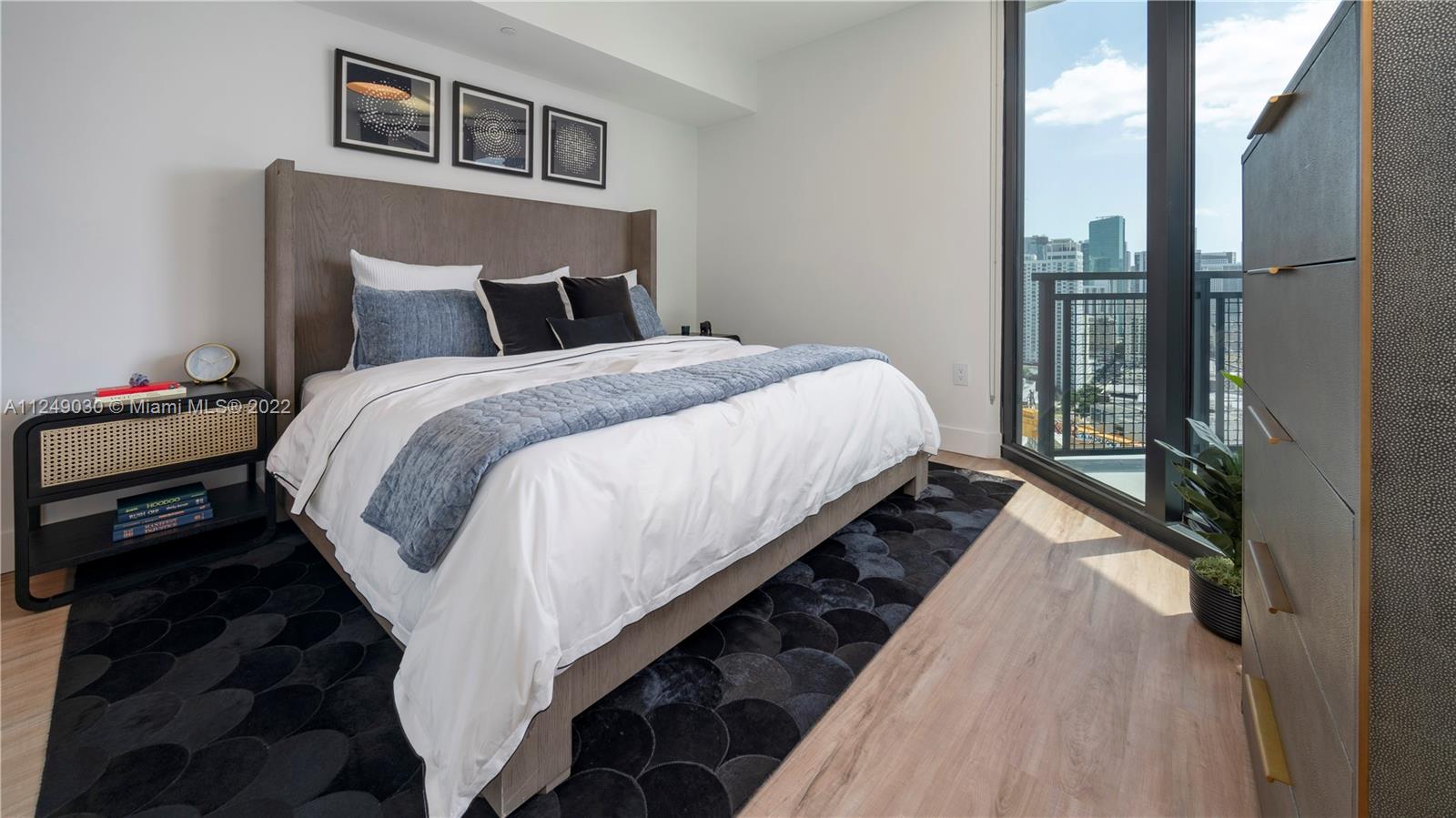 MIAMI WORLDCENTER - Residential Lease