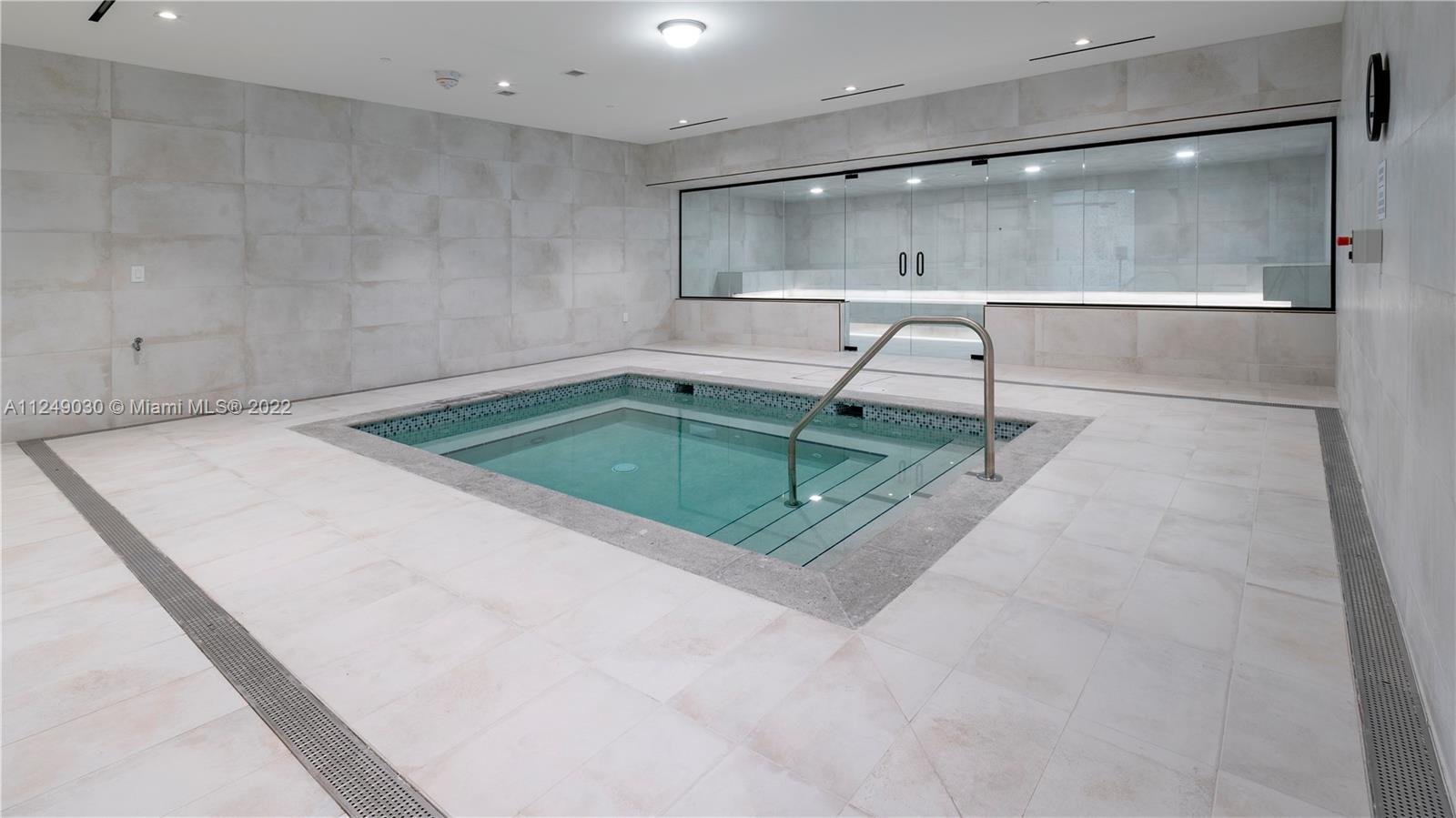 MIAMI WORLDCENTER - Residential Lease