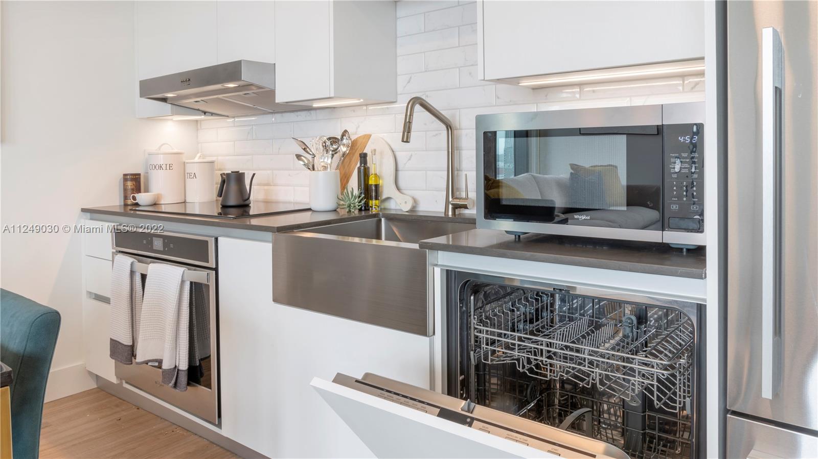 MIAMI WORLDCENTER - Residential Lease