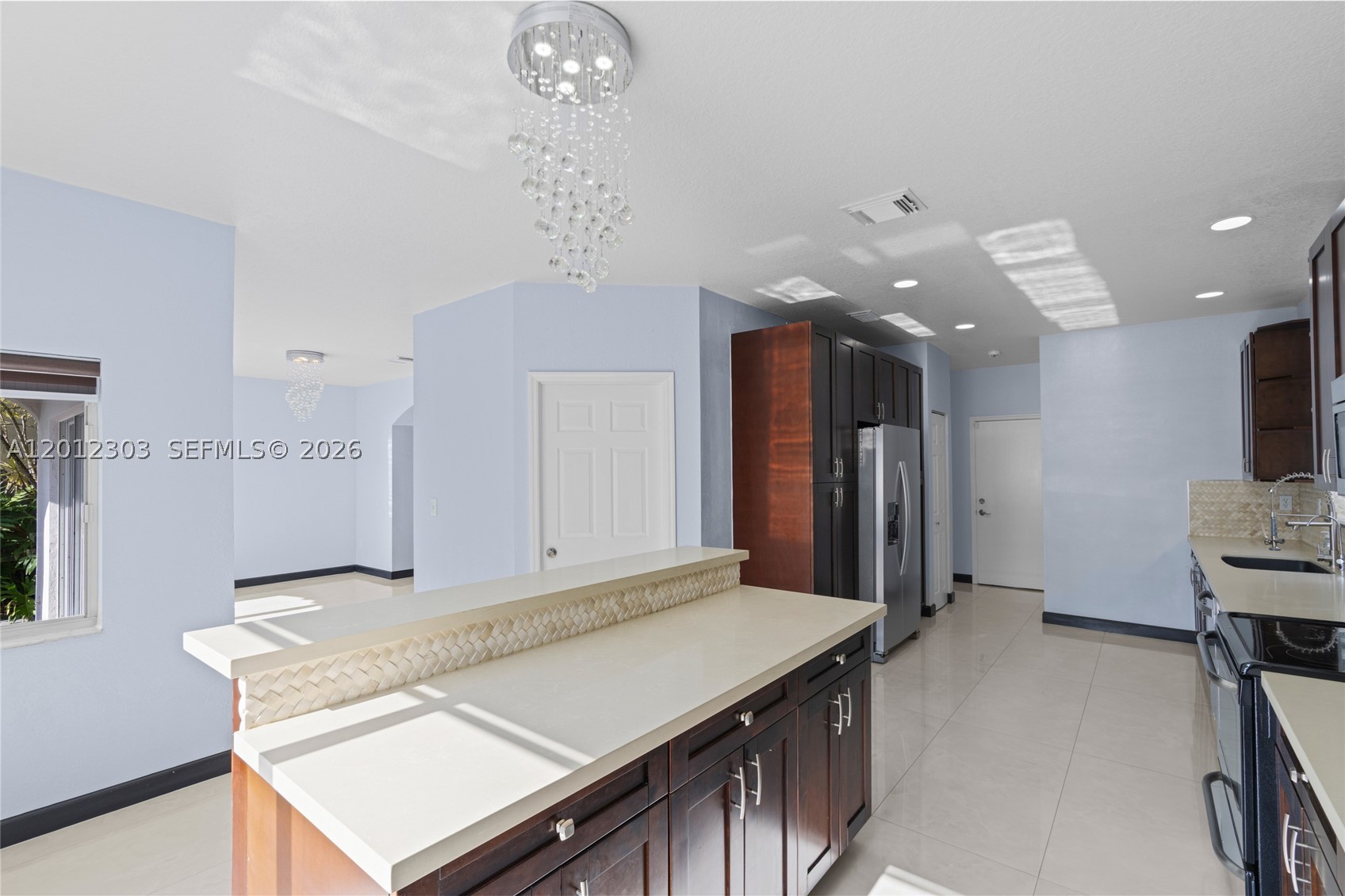 TWIN LAKE SHORES CENTRAL - Residential