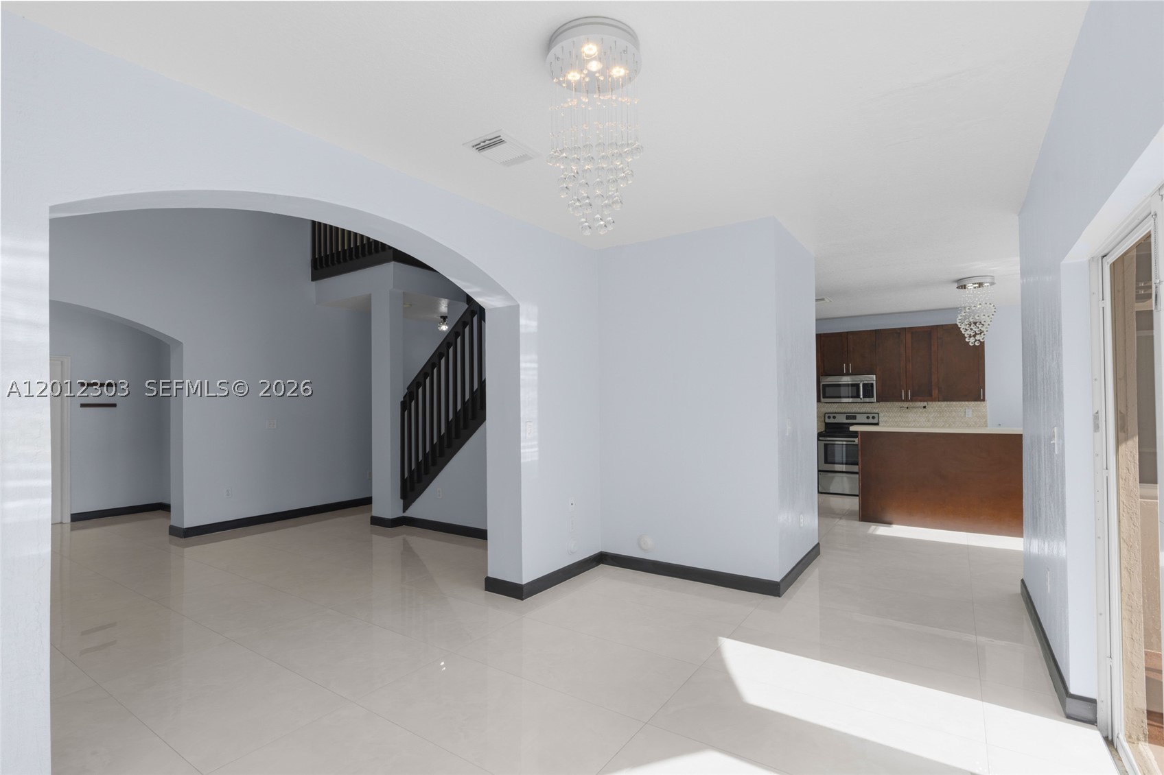 TWIN LAKE SHORES CENTRAL - Residential