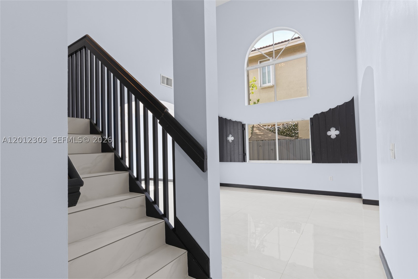 TWIN LAKE SHORES CENTRAL - Residential