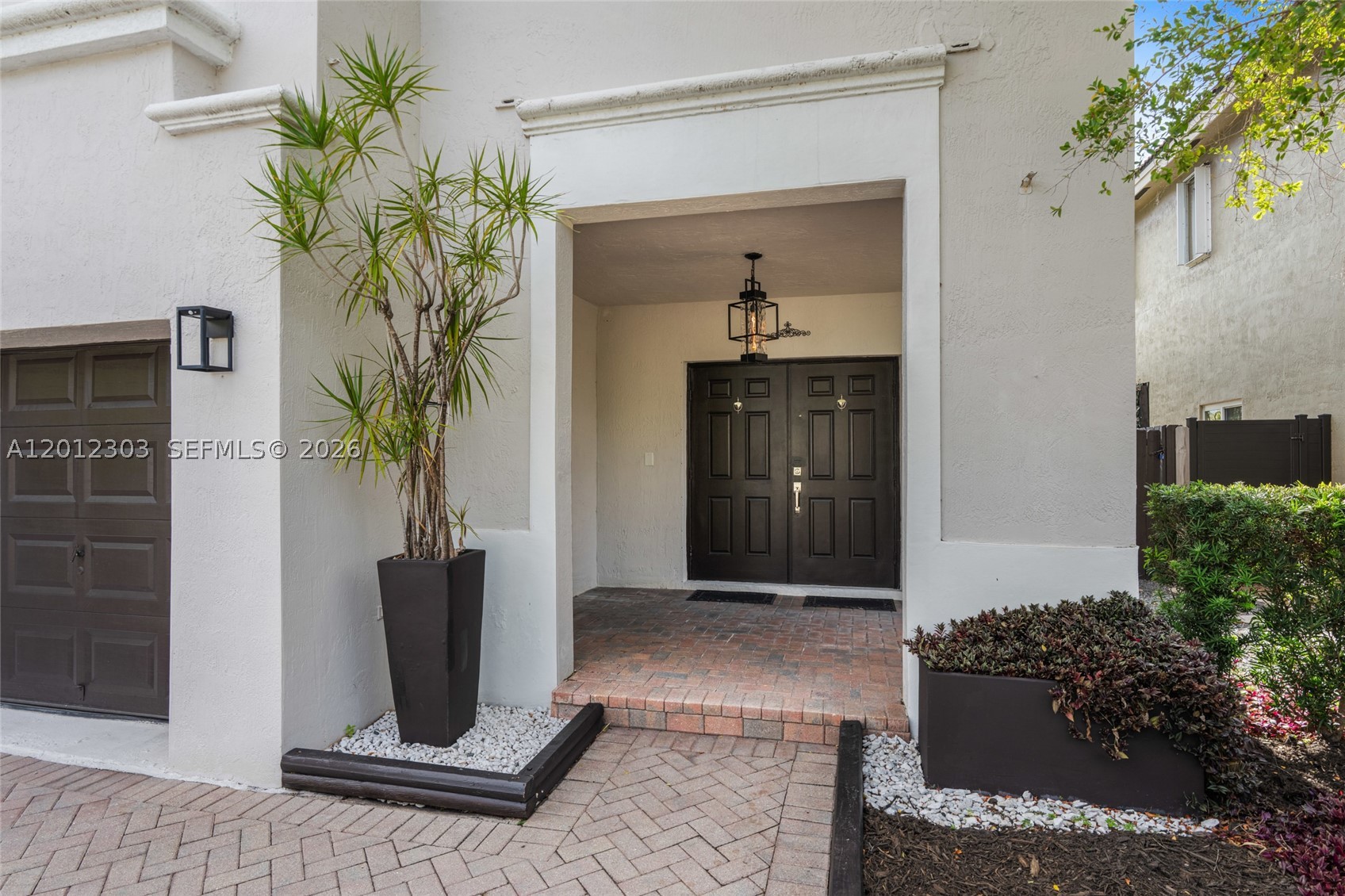TWIN LAKE SHORES CENTRAL - Residential