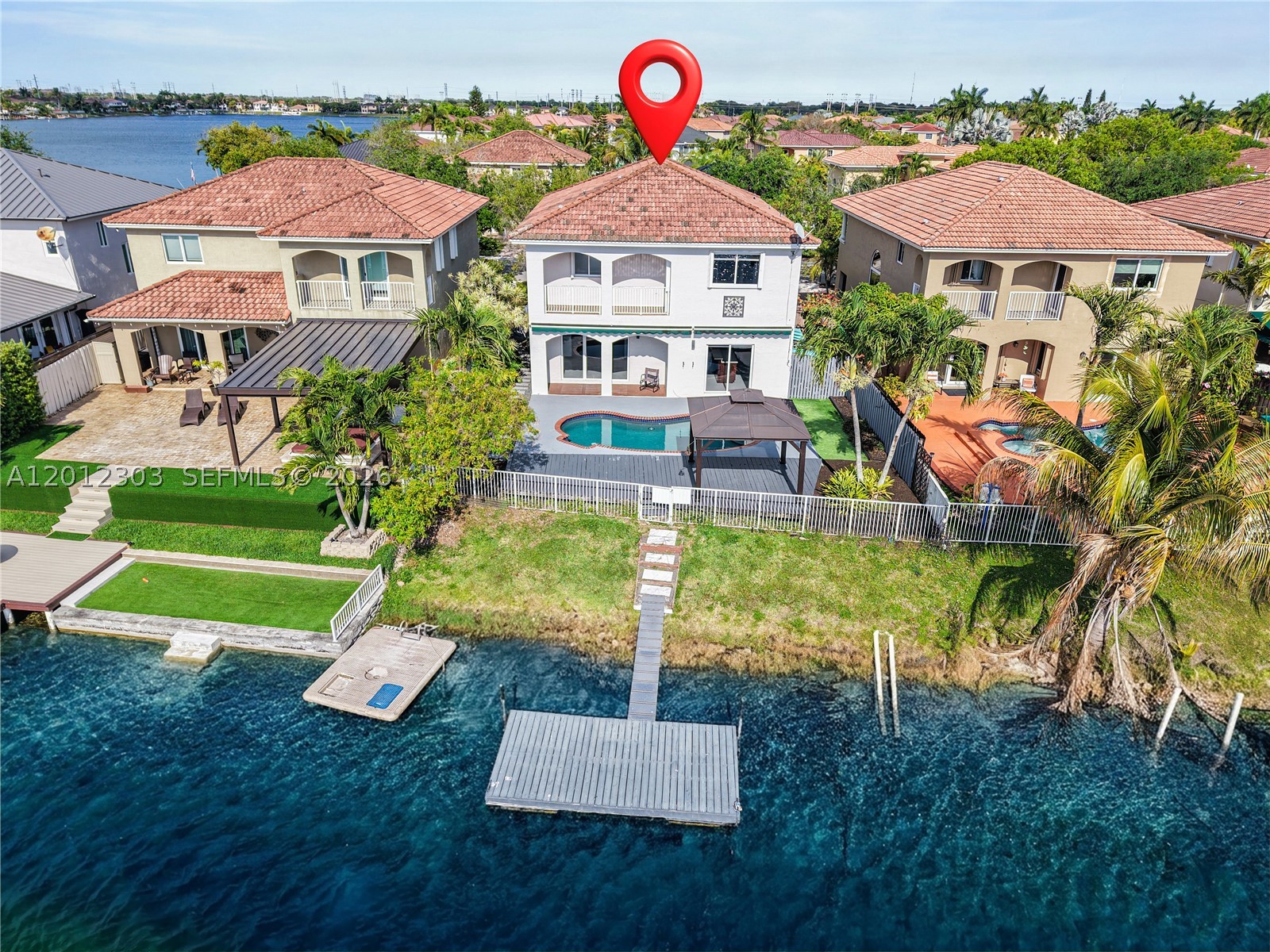TWIN LAKE SHORES CENTRAL - Residential