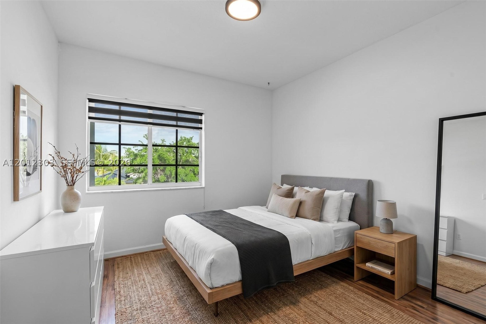 TWIN LAKE SHORES CENTRAL - Residential