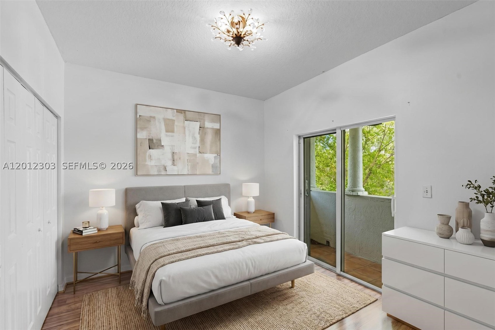 TWIN LAKE SHORES CENTRAL - Residential