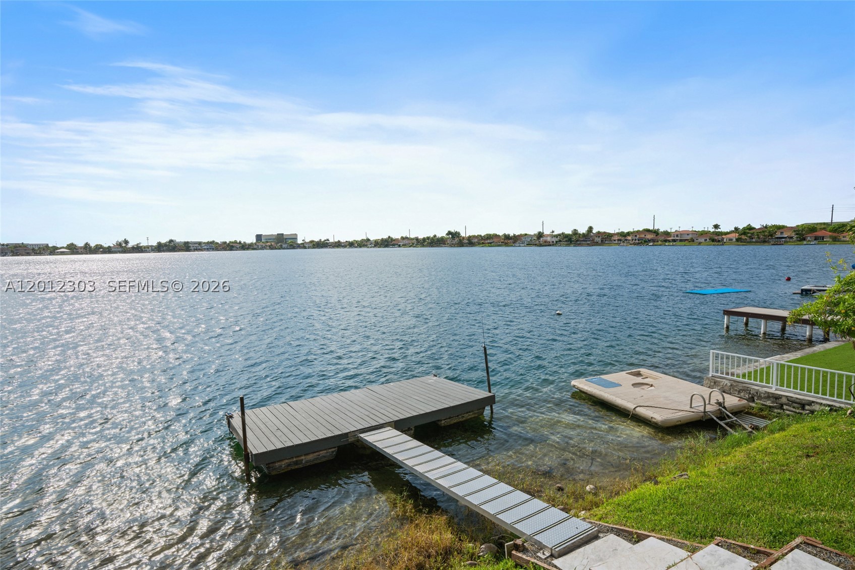 TWIN LAKE SHORES CENTRAL - Residential