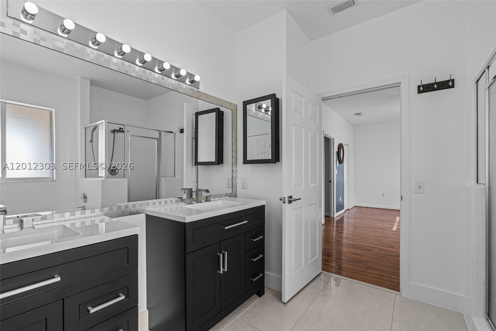 TWIN LAKE SHORES CENTRAL - Residential