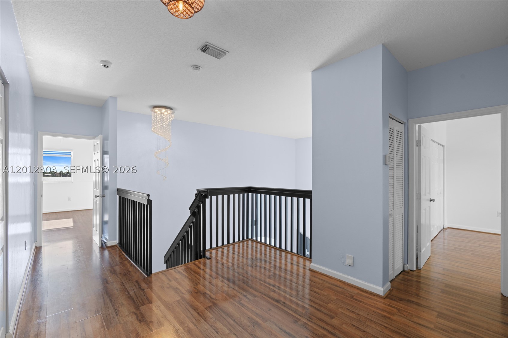 TWIN LAKE SHORES CENTRAL - Residential